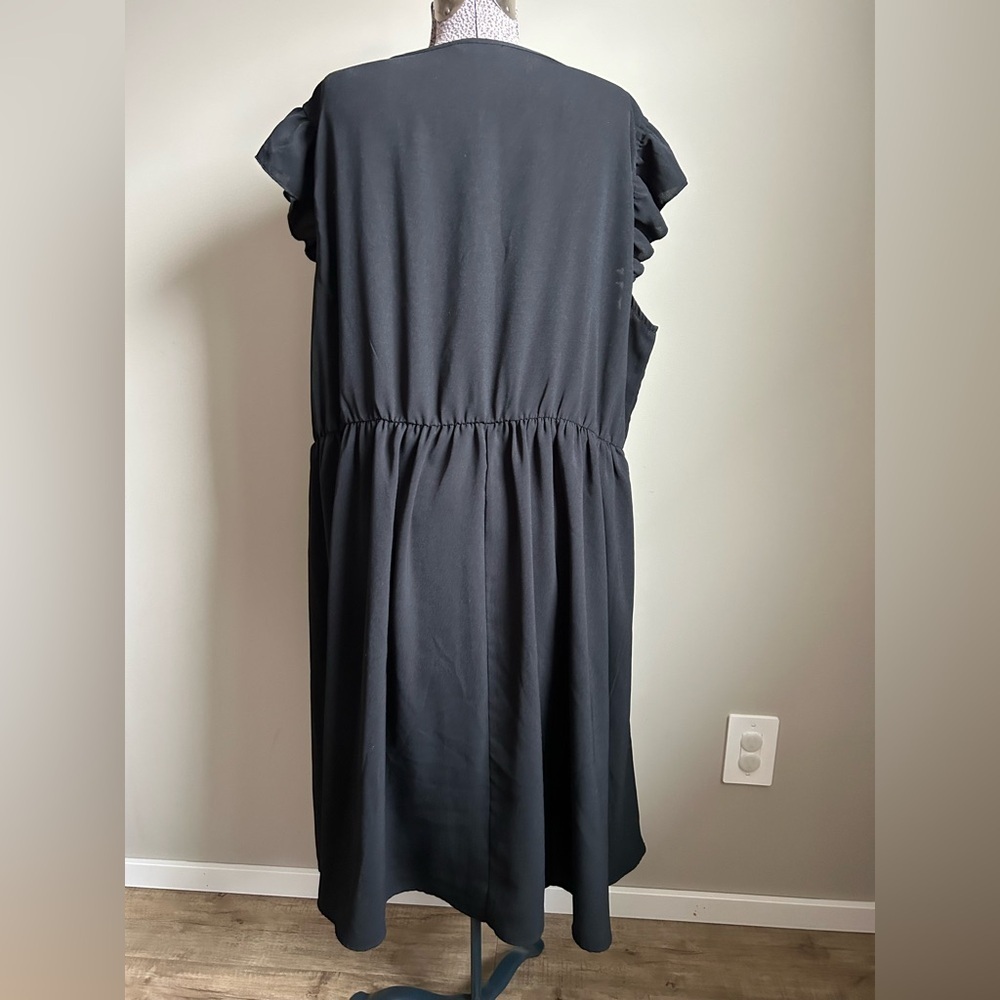 BloomChic Black Dress with White Embroidery boho bohemian summer flowy flutter - Picture 4 of 9